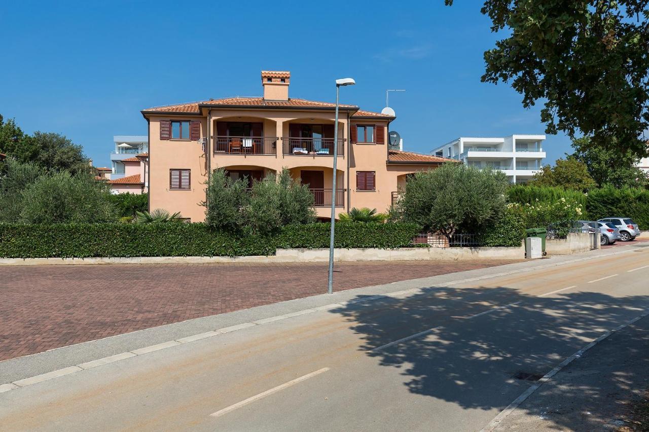 Apartments With A Swimming Pool Novigrad - 7078 Luaran gambar