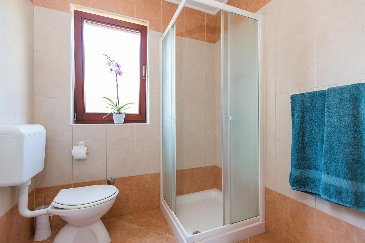 Apartments With A Swimming Pool Novigrad - 7078 Luaran gambar