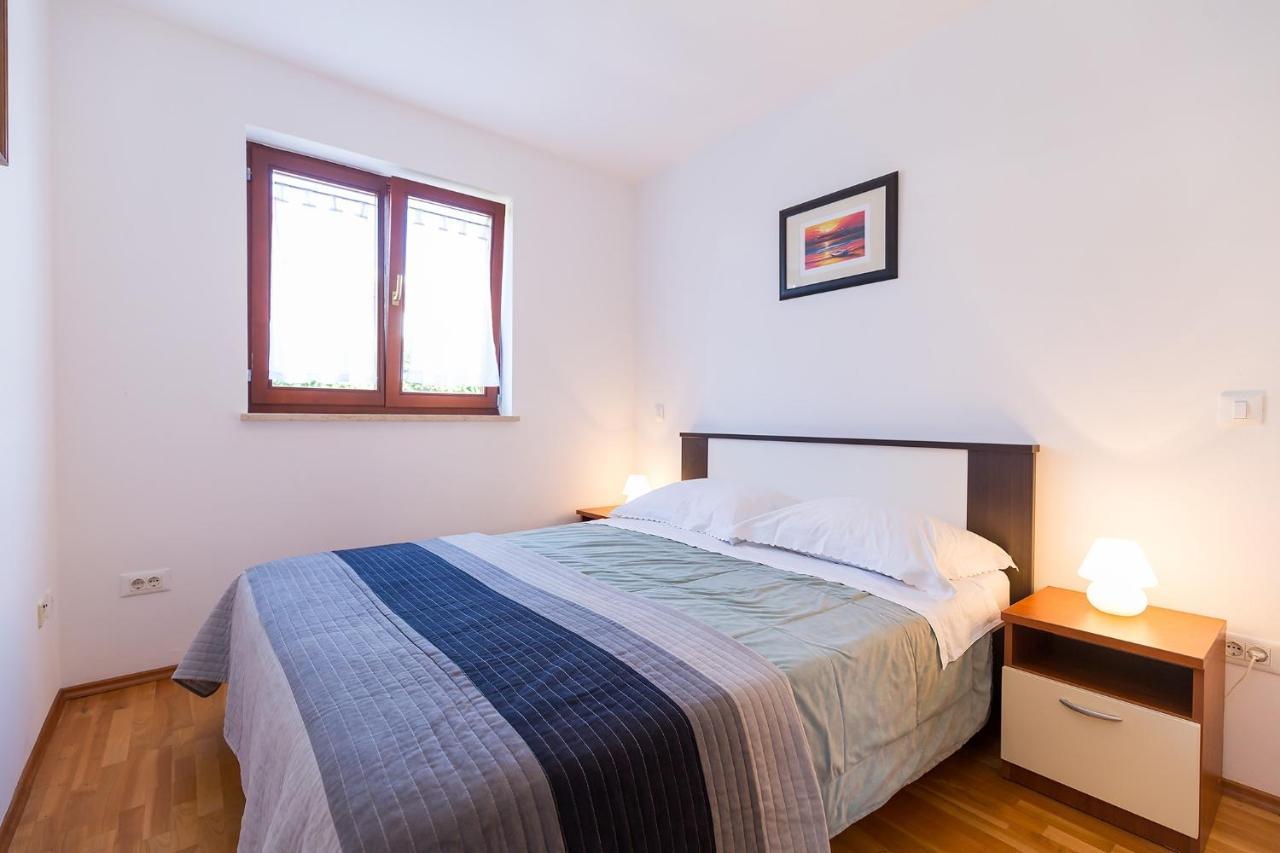 Apartments With A Swimming Pool Novigrad - 7078 Luaran gambar