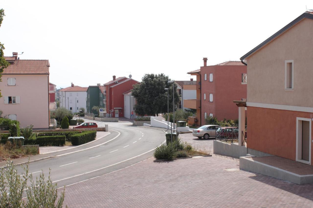 Apartments With A Swimming Pool Novigrad - 7078 Luaran gambar