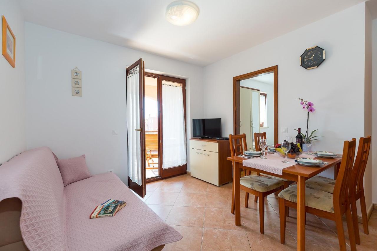 Apartments With A Swimming Pool Novigrad - 7078 Luaran gambar
