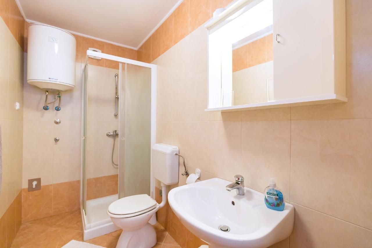 Apartments With A Swimming Pool Novigrad - 7078 Luaran gambar