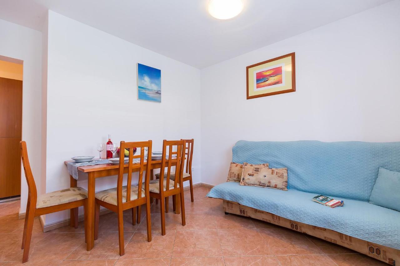 Apartments With A Swimming Pool Novigrad - 7078 Luaran gambar